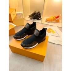 Louis Vuitton Low Shoes